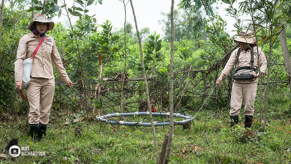 Nguyen Thi Thuong and Dao Thi Dieu deminers MTT3 QB